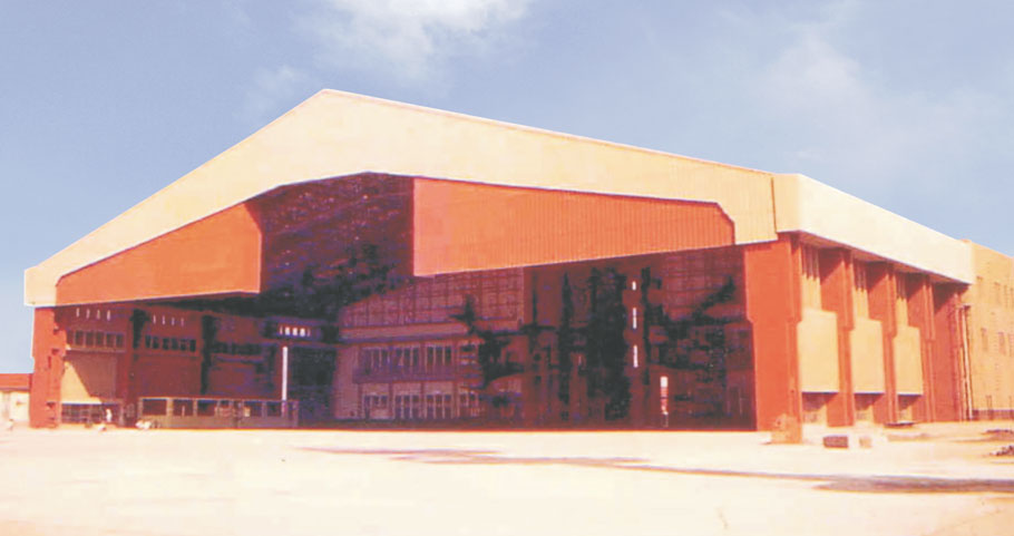 Boeing 747 Wing Hangar